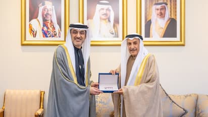 തിരിച്ചറിയൽ കാർഡുകളിൽ ട്രാവൽ ആപ്ലിക്കേഷൻ റെഡി ചിപ്പുകൾ, സ്മാർട്ട് സിപിആർ സ്വീകരിച്ച് ബഹ്റൈൻ ഉപ പ്രധാനമന്ത്രി