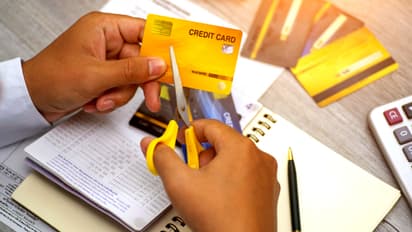 ക്രെഡിറ്റ് കാർഡ് ഉപയോ​ഗിക്കുന്നുണ്ടോ? വായ്പ പരിധി അറിഞ്ഞില്ലെങ്കിൽ പണിയാകും; പരിശോധിക്കാനുള്ള 5 വഴികൾ ഇതാ... 