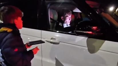 Manchester United's Garnacho faces backlash after viral video shows him ignoring young fan (WATCH)