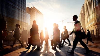 வெயிலில் செல்லாமல் வீட்டிற்குள் இருப்பதால் நன்மைகள், தீமைகள்!!