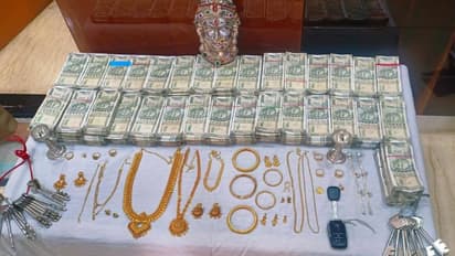 ಬೆಂಗಳೂರು ಲೋಕಾಯುಕ್ತ ದಾಳಿ: ಡಿಪಿಎಆರ್ ಇಂಜಿನಿಯರ್ ಮನೆಯಲ್ಲಿ ಲಕ್ಷ ಲಕ್ಷ ಹಣ, ಚಿನ್ನಾಭರಣ ಪತ್ತೆ!