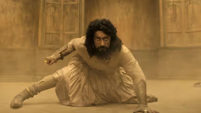 ബുക്ക് മൈ ഷോയിൽ മാത്രം ഒരു കോടി ടിക്കറ്റുകൾ! ​ആ മെ​ഗാ ഹിറ്റിനെയും മറികടക്കാൻ 'ഛാവ'; 20 ദിവസം കൊണ്ട് നേടിയത്