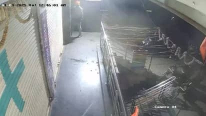 ഗോഡൗണിൽ നിന്ന് കാണാതായത് ഒരു കോടി രൂപ വിലവരുന്ന മുടി; ബൊലേറോയിൽ കൊണ്ടുപോകുന്ന ദൃശ്യങ്ങൾ സിസടിവി ക്യാമറകളിൽ