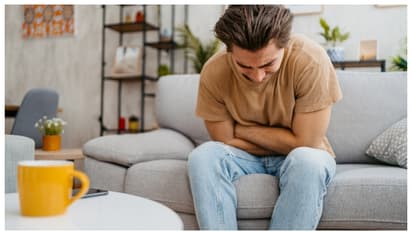 വരന്റെ വയറുവേദനയ്ക്ക് കാരണം വിവാഹസമ്മർദമെന്ന് ഡോക്ടർ; വിദഗ്ദ പരിശോധനയിൽ കണ്ടെത്തിയത് ക്യാൻസർ