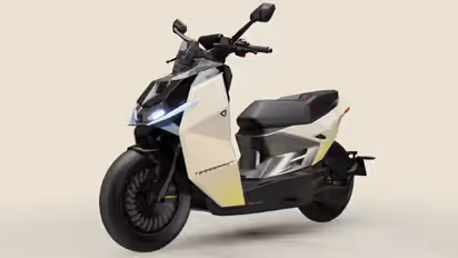 அல்ட்ரா வயலட் மலிவு விலை எலக்ட்ரிக் ஸ்கூட்டர் அறிமுகம்.. விலை கேட்டா உடனே வாங்கிடுவீங்க!