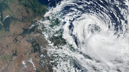 1974ന് ശേഷം ആദ്യം, സ്കൂളുകളും വിമാനത്താവളവും അടച്ചു; ആൽഫ്രഡ് ചുഴലിക്കാറ്റ് തീരംതൊടുമ്പോൾ ഓസ്ട്രേലിയയിൽ ജാഗ്രത