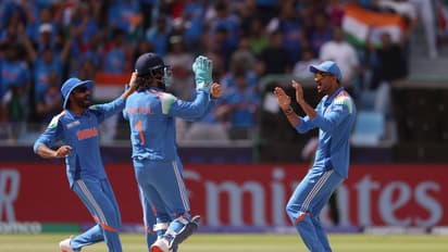 കോലിയോ രചിൻ രവീന്ദ്രയോ അല്ല, ചാമ്പ്യൻസ് ട്രോഫി ഫൈനലിലെ താരമാകുക ആ രണ്ട് പേരിലൊരാൾ; തുറന്നു പറഞ്ഞ് രവി ശാസ്ത്രി