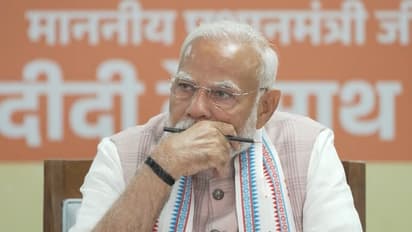 Womens Day 2025 : 'லக்பதி தீதியுடன் பிரதமர் மோடியின் வித்தியாசமான கலந்துரையாடல்; கையில் பென்சில், நோட்புக்