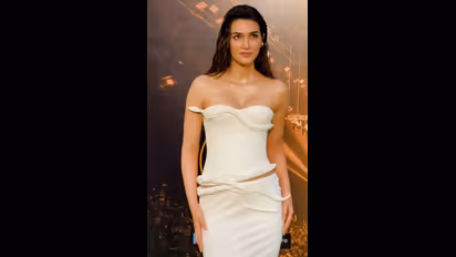 ಶವರ್ ಆದ್ಮೇಲೆ ಬಟ್ಟೆ ಹಾಕೋದು ಮರೆತ್ರಾ ಕೃತಿ ಸನನ್..? ನಟಿಯ IIFA ವೈರಲ್ ಲುಕ್ ಬಗ್ಗೆ ಚರ್ಚೆ!