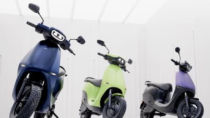 Electric Scooters: రూ.లక్ష లోపు బెస్ట్ ఎలక్ట్రిక్ స్కూటర్లు: ఒక్క ఛార్జ్ కే 176 కి.మీ రేంజ్