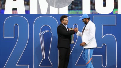 ചാമ്പ്യൻസ് ട്രോഫി സമ്മാനദാനച്ചടങ്ങില് നിന്നും പാക് പ്രതിനിധികളെ ഒഴിവാക്കി, വിവാദം