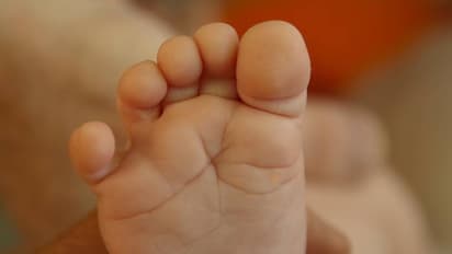 ജനിച്ചപ്പോൾ കുഞ്ഞിന് തൂക്കം ആറ് കിലോ, 'ദൈവമേ' എന്ന് വിളിച്ച് നഴ്സുമാർ, താനും ഞെട്ടിയെന്ന് അമ്മ