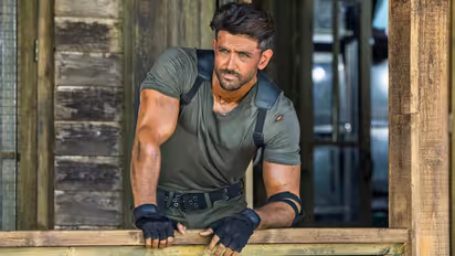 വെറുതെയിരുന്ന ഹൃത്വിക് റോഷൻ അമേരിക്കയില്‍ ട്രെന്‍റിംഗായി: സംഭവം ഇങ്ങനെ !