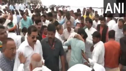 MP: Stage collapses during Congress protest in Bhopal; several leaders, workers sustain injuries