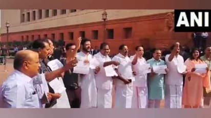 Kerala MPs protest in Parliament, demand Rs 21,000 honorarium for ASHA workers