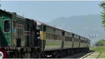 പാക്കിസ്ഥാനിൽ ബലൂച് ഭീകരർ ട്രെയിൻ റാഞ്ചി, 450 യാത്രക്കാരെ ബന്ദികളാക്കി; സുരക്ഷാ ഉദ്യോഗസ്ഥരെ കൊലപ്പെടുത്തി