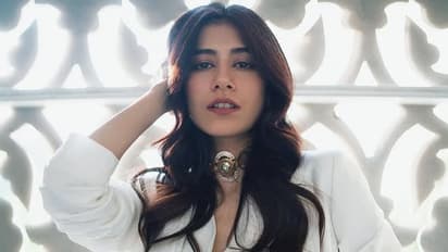 పాకిస్తాన్ టాప్ 10 కాస్ట్లీ హీరోయిన్లు, ఒక్కొక్కరికి దిమ్మతిరిగే రెమ్యునరేషన్  