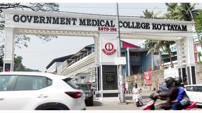 കോന്നി സഹകരണ ബാങ്ക് നിക്ഷേപം ലഭിക്കാത്തതിൽ ആത്മഹത്യ ശ്രമം; നിക്ഷേപകന്റെ നില അതീവ ഗുരുതരം, വെന്റിലേറ്ററിൽ