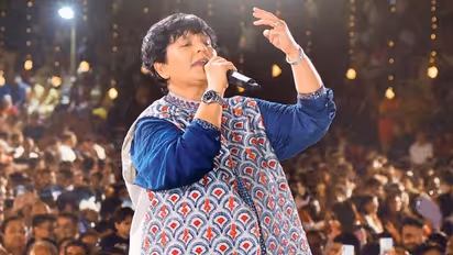 Falguni Pathak Birthday: Know net worth, assets, song fee of this singer