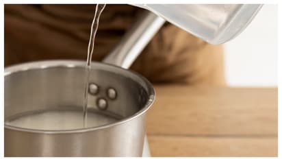 പാൽ തിളച്ച് തുളുമ്പില്ല; ഇങ്ങനെ ചെയ്താൽ മതി  