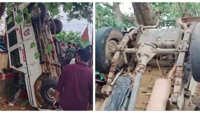  പ്രതിയുമായി പോയ പൊലീസ് ജീപ്പ് നിയന്ത്രണം വിട്ട് മറിഞ്ഞു, വഴിയോര കച്ചവടക്കാരൻ മരിച്ചു, 4 പേർക്ക് പരിക്ക് 