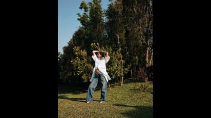 கர்ப்பமாக இருக்கும் காதல் மனைவி அதியா ஷெட்டியுடன் போட்டோஷூட் நடத்திய கேஎல் ராகுல் – வைரல் போட்டோஸ்!