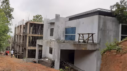 വടക്കഞ്ചേരി ലൈഫ്മിഷൻ ഫ്ലാറ്റ് നിർമാണം: പുനരാരംഭിക്കണമെന്ന് എംഎൽഎ, നടപടികൾ കൈക്കൊള്ളുമെന്ന് മന്ത്രി