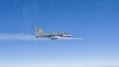 தேஜஸ் போர் விமானம் மூலம் ஏவுகணை தாக்குதல் சோதனை வெற்றி! மாஸ் காட்டும் இந்தியா! 