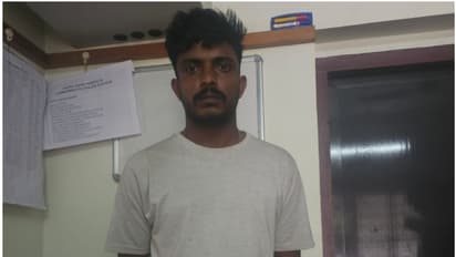 കറുത്ത ബാഗുമായി റോഡിൽനിന്ന യുവാവിനെ കണ്ട് സംശയം; വാഹന പരിശോധന നടത്തുകയായിരുന്ന പൊലീസ് കണ്ടെത്തിയത് ഹാഷിഷ് ഓയിൽ