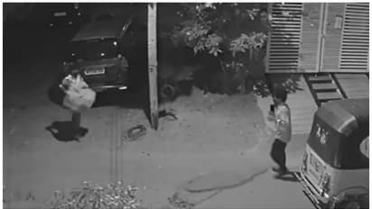 ഉറക്കമുണർന്ന പ്രശാന്ത് നഗറിലെ 4 അപ്പാർട്ട്മെന്റുകളിലെയും താമസക്കാർ ഞെട്ടി! വീടിന് പുറത്ത് ചെരുപ്പോ ഷൂസോ ഇല്ല