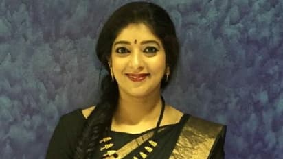 40 ఏళ్లు దాటినా పెళ్లి చేసుకోని సౌత్ స్టార్ హీరోయిన్లు, బ్యాచిలర్ లైఫ్ ను ఎంజాయ్ చేస్తోన్న నటీమణులు