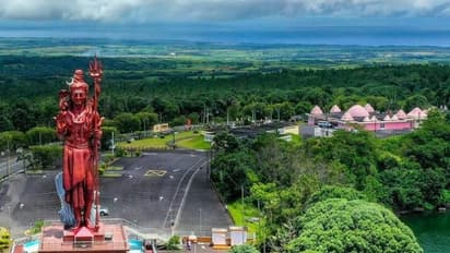 क्या सच में मॉरीशस में बहती है गंगा? इस पवित्र स्थल का रहस्य जानकर आप भी हो जाएंगे हैरान! 