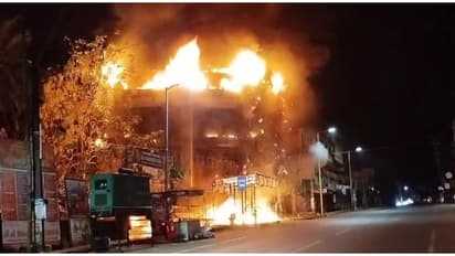 ബാലുശ്ശേരിയിൽ വ്യാപാര സ്ഥാപനത്തിന് തീ പിടിച്ചു, പൂർണ്ണമായും കത്തി നശിച്ചു