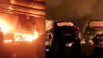  മലപ്പുറത്ത് കാര്‍ വര്‍ക്‍ഷോപ്പിൽ വൻ അഗ്നി ബാധ; നിരവധി കാറുകള്‍ കത്തി നശിച്ചു