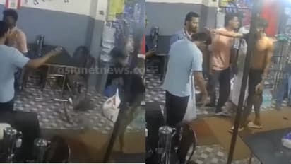 പൊറോട്ടയും ബീഫ് ഫ്രൈയും വാങ്ങി,ഗ്രേവി ഇത്ര പോരാ; താമരക്കുളത്തെ ബുഖാരി ഹോട്ടലുടമയെ ചട്ടുകം കൊണ്ടടിച്ച് യുവാക്കൾ