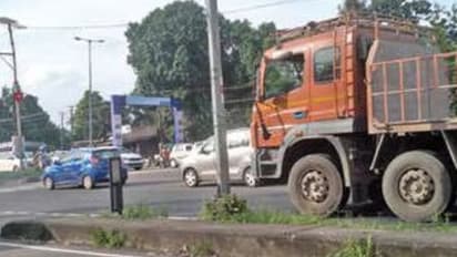 മന്ത്രി ഗണേഷ് കുമാറിന്റെ നിർദേശം, അപകടങ്ങള് പതിവായ പോട്ട ആശ്രമം സിഗ്നല് ജങ്ഷനില് പുതിയ ക്രമീകരണം