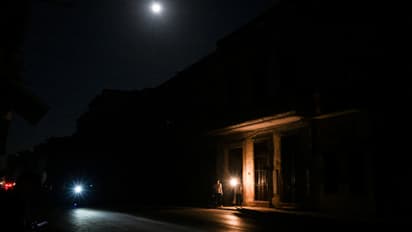 സബ്സ്റ്റേഷൻ തകർന്നു, വീണ്ടും ഇരുട്ടിലായി ക്യൂബ, ഭക്ഷണവും മരുന്നും വെള്ളവുമില്ല, പവർ കട്ട് പതിവ്