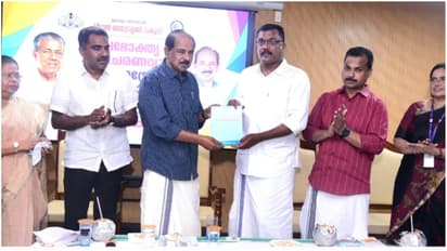 ഉപഭോക്താക്കൾ ചൂഷണം ചെയ്യപ്പെടുന്നതിന് പ്രധാന കാരണം അവകാശങ്ങളെക്കുറിച്ചുള്ള അവബോധമില്ലായ്മയെന്ന് മന്ത്രി