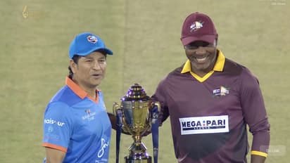 வினய் குமாரின் வேகம், சச்சினின் மாஸ்டர் பிளான் 148 ரன்களில் சுருண்ட வெஸ்ட் இண்டீஸ் மாஸ்டர்ஸ்!