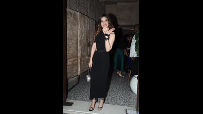 ರಾಶಾ ತಡಾನಿ ಹುಟ್ಟುಹಬ್ಬದ ಪೋಟೋಗಳು: ಪಾರ್ಟಿಯಲ್ಲಿ ಎಲ್ಲರ ಕಣ್ಣು ಈ 50+ ನಟಿ ಮೇಲೆ!