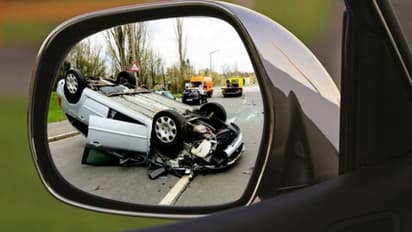 സത്യമറിഞ്ഞപ്പോൾ പൊട്ടിക്കരഞ്ഞു; അപകടത്തിൽ പെട്ടവരെ സഹായിച്ചവർക്ക് സമ്മാനവുമായി കടയുടമ, പക്ഷേ ട്വിസ്റ്റിങ്ങനെ