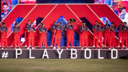 17 சீசன்களாக RCBயால் ஏன் டிராபி வெல்ல முடியவில்லை? காரணத்தை சொன்ன CSK முன்னாள் வீரர்!