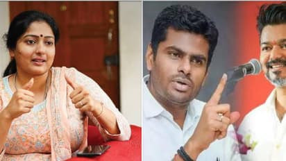 பாஜக பொது மேடையில் பெண்களின் இடுப்பு கிள்ளப்பட்டது.! விஜய்க்கு ஆதரவாக களம் இறங்கிய காயத்ரி ரகுராம்