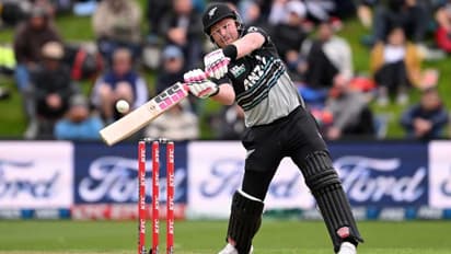 കനത്ത തോല്‍വി, രണ്ടാം ടി20യിലും പാകിസ്ഥാന് രക്ഷയില്ല! ന്യൂസിലന്‍ഡിന്റെ ജയം ആറ് വിക്കറ്റിന്