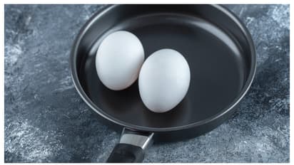 മൈക്രോവേവിലും മുട്ട പുഴുങ്ങാം; ഇത്രയും ചെയ്താൽ മതി 