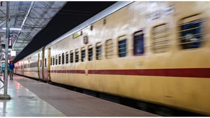 ട്രെയിനുകൾക്ക് പകൽ വേഗത കുറവ്, രാത്രിയിൽ പറപറക്കും! കാരണം എന്താണെന്ന് അറിയാമോ? 