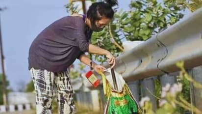 ജപ്പാനിൽ നിന്നും ഇന്ത്യയിലെത്തി, പുരിയിലെ ബീച്ച് വൃത്തിയാക്കുന്ന യോ​ഗാധ്യാപിക 