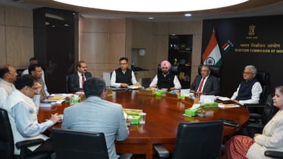 ആധാറും വോട്ടർ ഐഡിയും ബന്ധിപ്പിക്കൽ; നിർണായക ചര്‍ച്ച, തുടർ നടപടിയുണ്ടാകുമെന്ന് തെരഞ്ഞെടുപ്പ് കമ്മീഷൻ