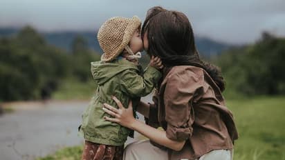രണ്ടാനമ്മയല്ല 'ബോണസ് മോം', പഴയ ചിന്തകളൊക്കെ മാറി, വർഷങ്ങളായുള്ള സങ്കല്പങ്ങളെ തകർക്കാനൊരു വാക്ക്