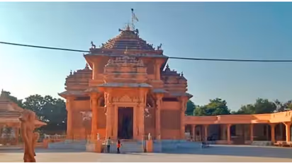 മുസ്ലീം സ്ത്രീയെ ആരാധിക്കുന്ന ഗുജറാത്തിലെ ക്ഷേത്രം; ഇന്ത്യയിൽ ഒന്ന് മാത്രം, ദോല മാതാ ക്ഷേത്ര ചരിത്രം ഇങ്ങനെ 